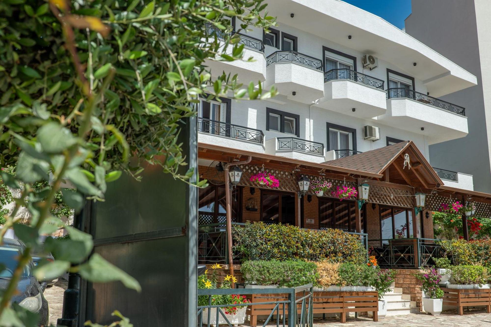 Sunkised Hotel Sarandë Exterior foto