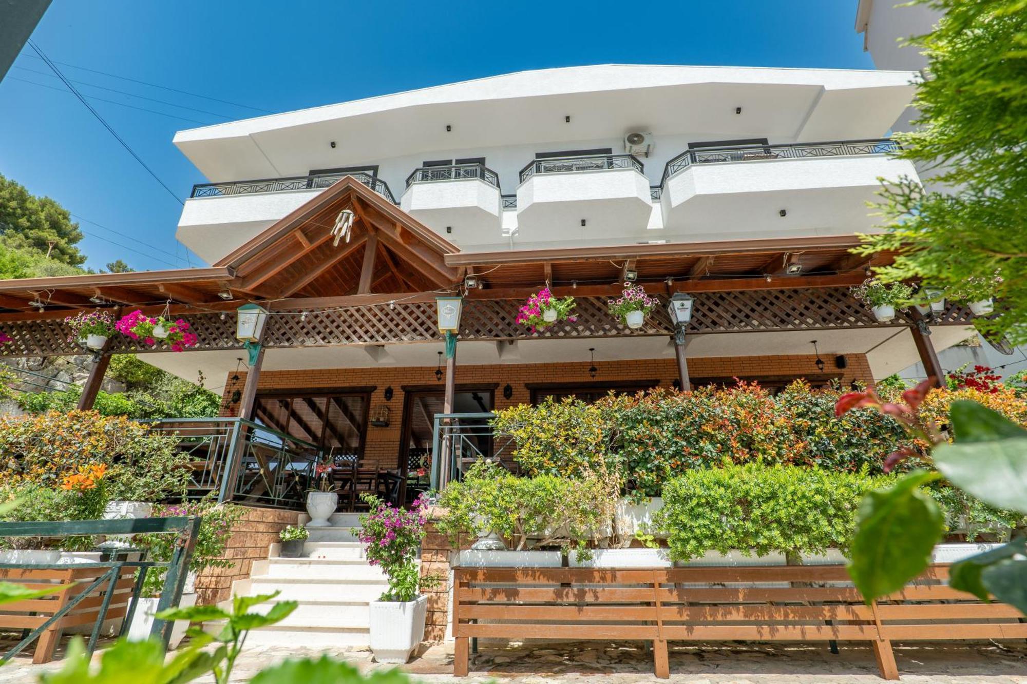 Sunkised Hotel Sarandë Exterior foto