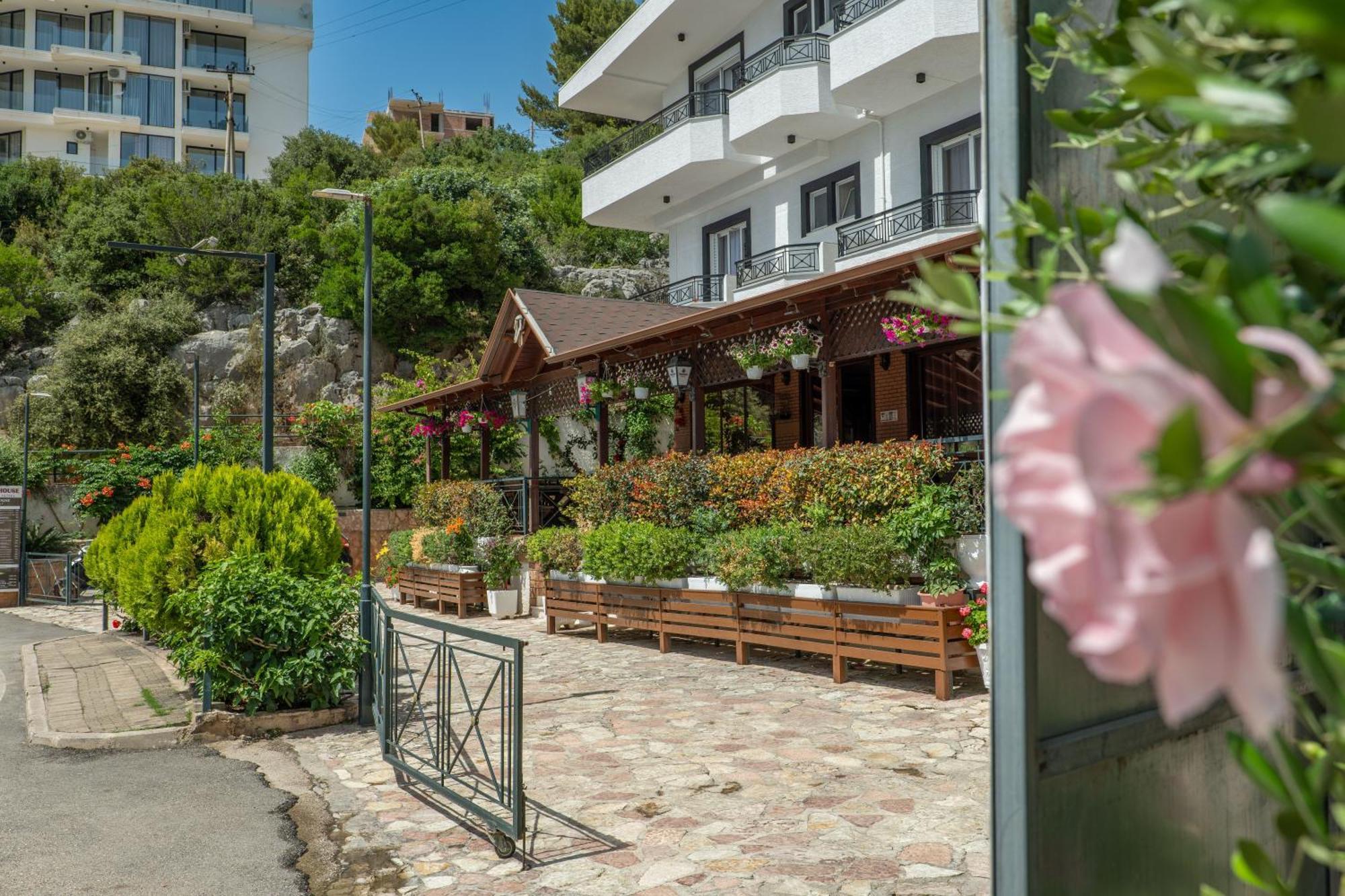 Sunkised Hotel Sarandë Exterior foto