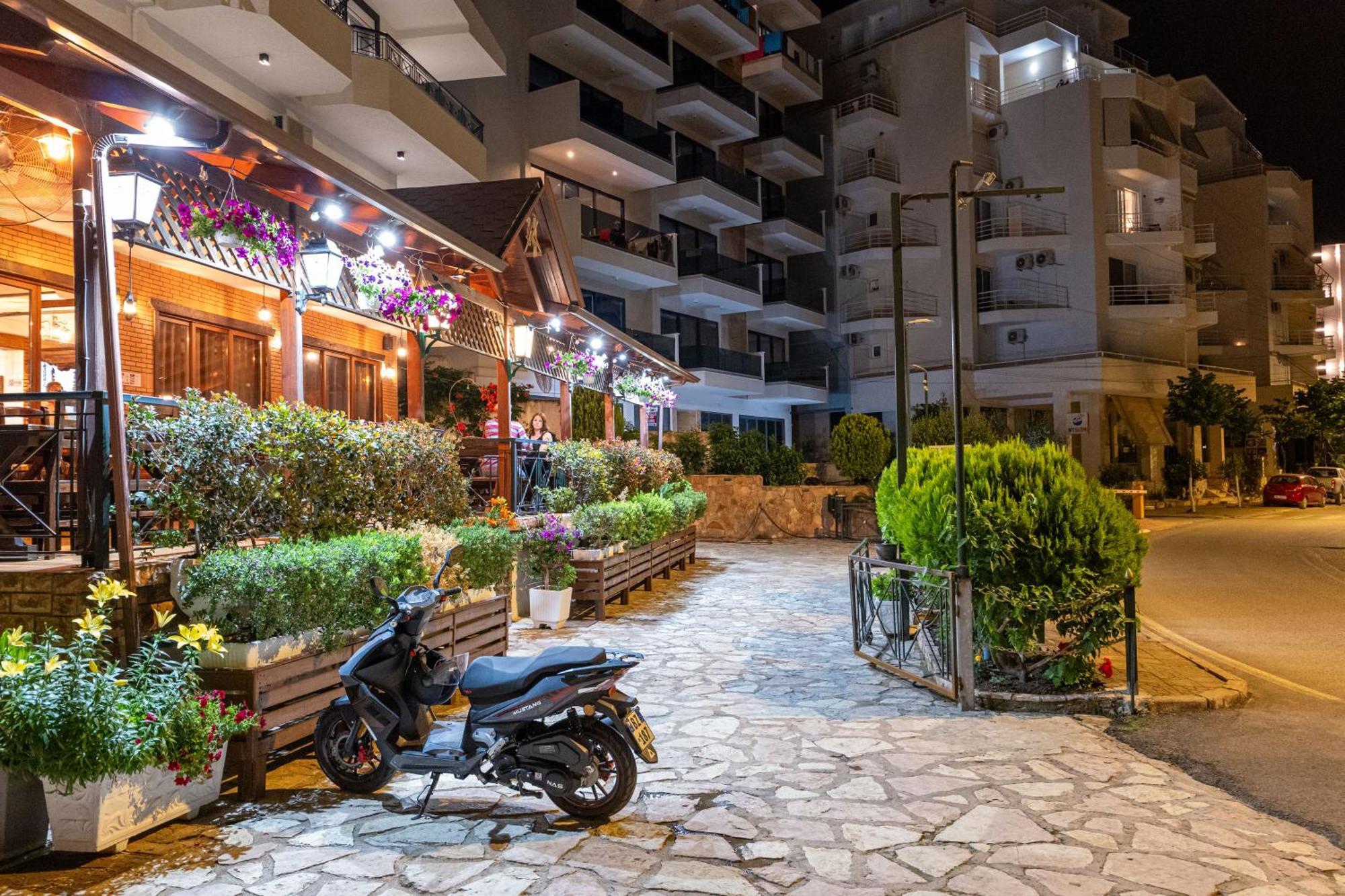 Sunkised Hotel Sarandë Exterior foto